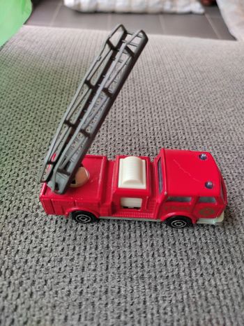 Véhicule de pompiers miniature