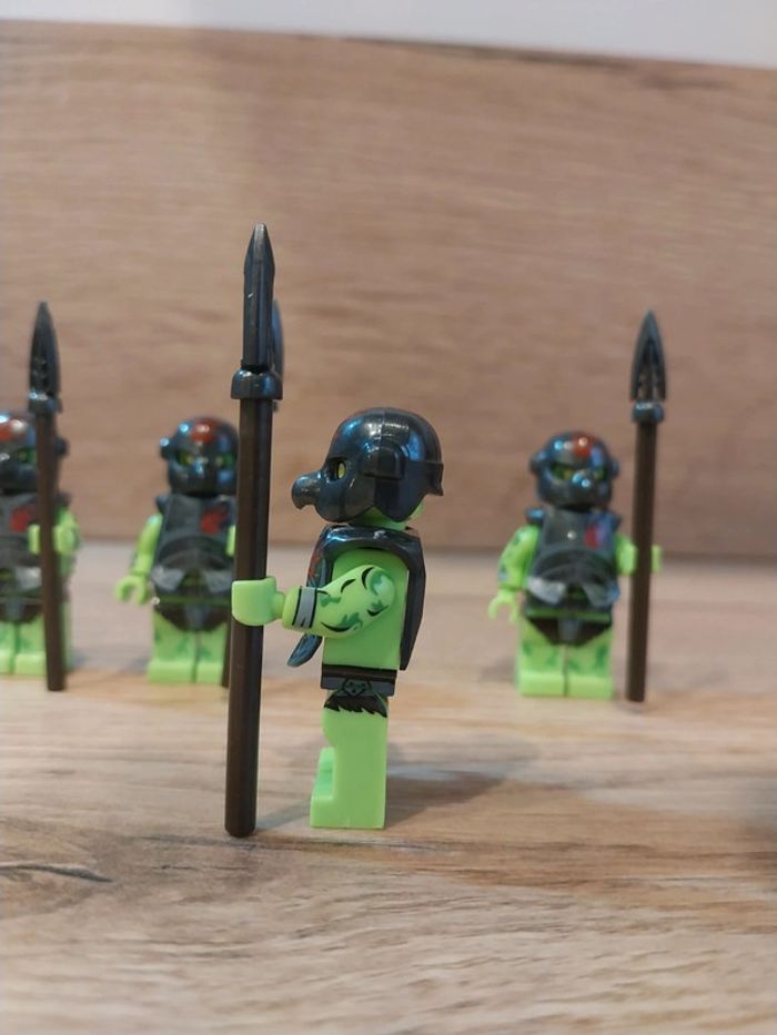 Figurines type lego 4 guerriers orcs seigneur des anneaux - photo numéro 3