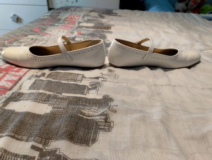 Chaussures vernies blanc cassé - photo numéro 3