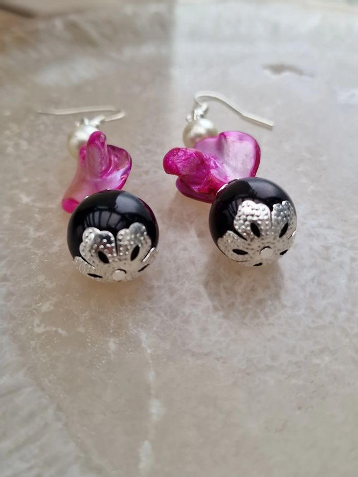 Boucles D'oreilles Perles Noir Et Blanc Perles Coquillage Fuchsia - photo numéro 12