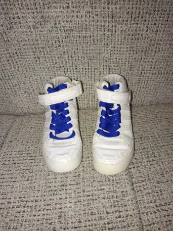 Chaussures Adidas blanches T37 1/3