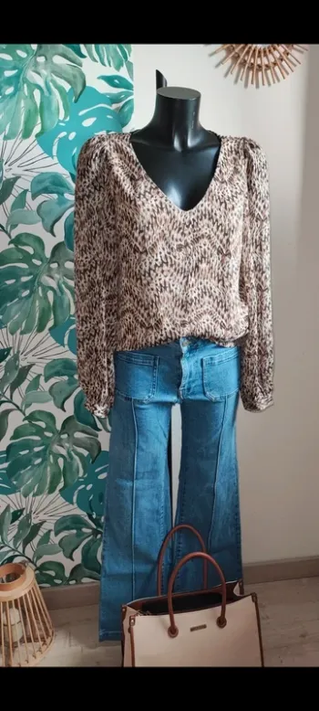 Blouse fluide et transparente taille 36 /38