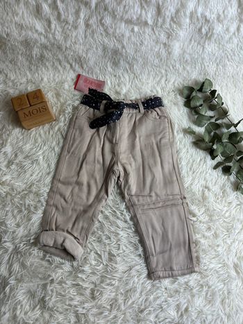 Pantalon beige du pareil au même taille 24 mois