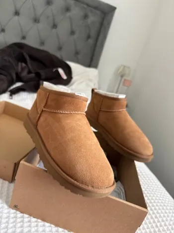 Ugg Classic Ultra Mini Bottes taille 40