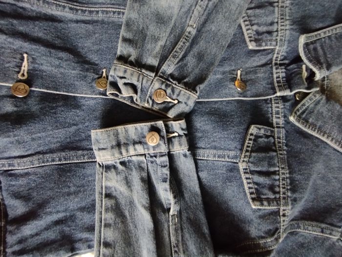 Veste en jean 9/10 ans - photo numéro 2