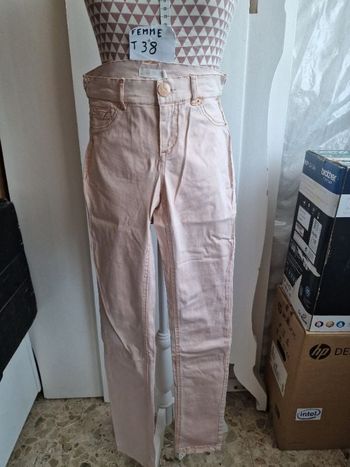 Jeans,rose poudré, taille standard, forme slim, en coton & elasthanne, en très très bon état