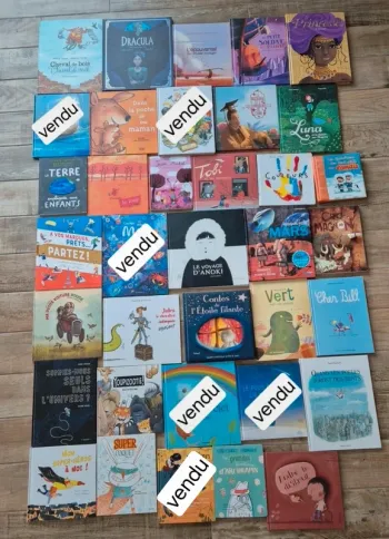 5€ le livre , 4 achetés = le 5ème offert