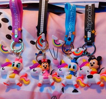 Porte-clés disney mickey licorne, donald, minnie, daisy