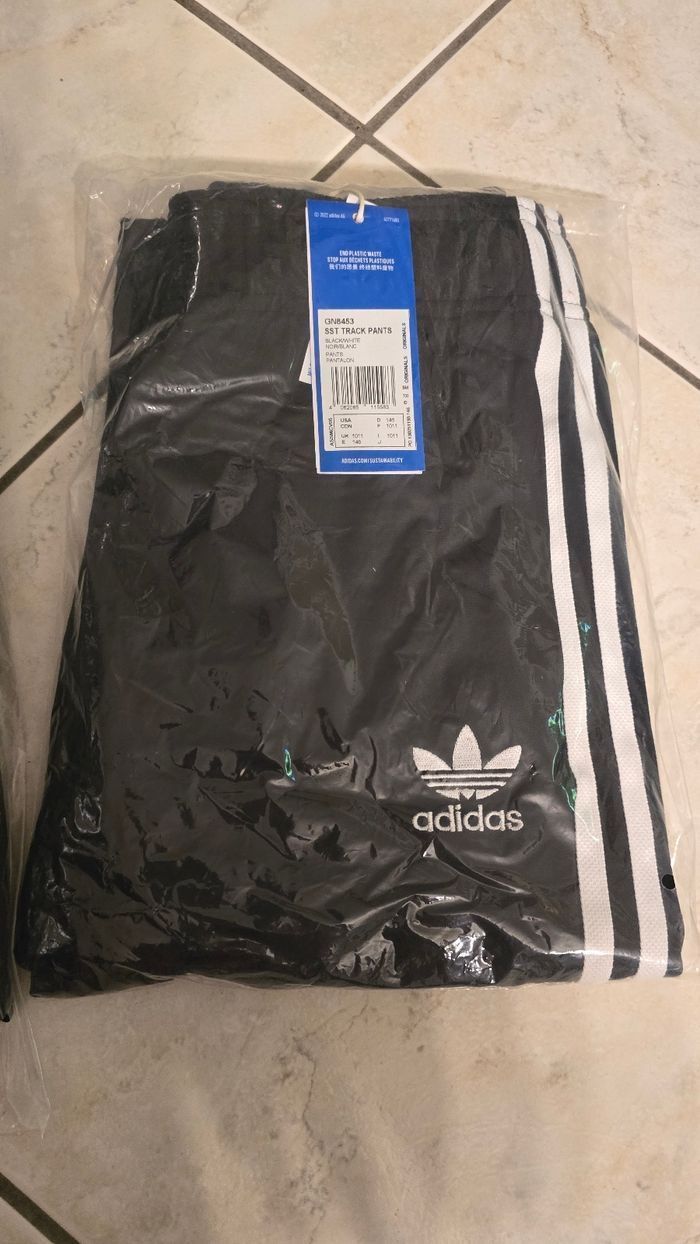 Neuf (non porté)🏷🥰🤩 survetement ADIDAS taille 10/11 ans unisex (ferme)🤩🥰 - photo numéro 8