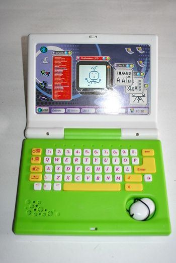 Ordinateur vert pour tout petit