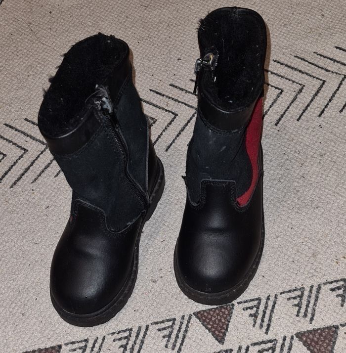 Bottines fourrées taille 25 - photo numéro 2