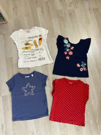 Lot de 4 t-shirts à manches courtes Taille 5 ans