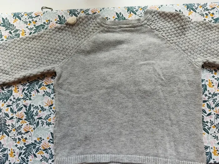 Pull H&M gris pour fille 74 cm - photo numéro 7