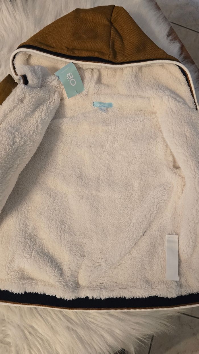 (NEUVE non portée) 🏷💙😍🥰 superbe Veste zippée intérieur polaire 4ans Garçon 🥰😍💙 - photo numéro 3