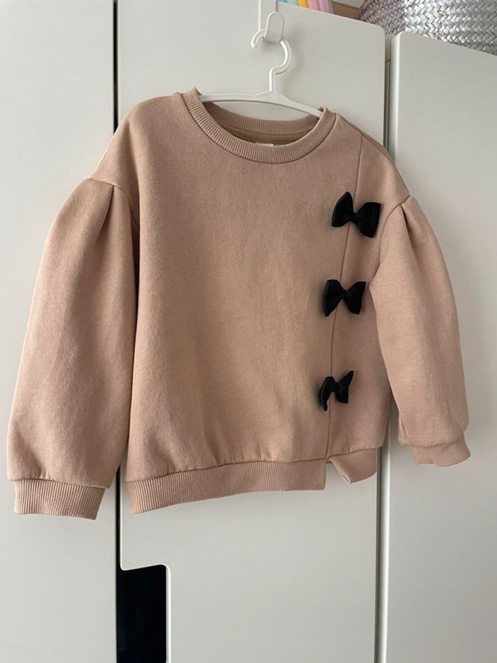 Sweat Camel noeud noir 2 3 ans