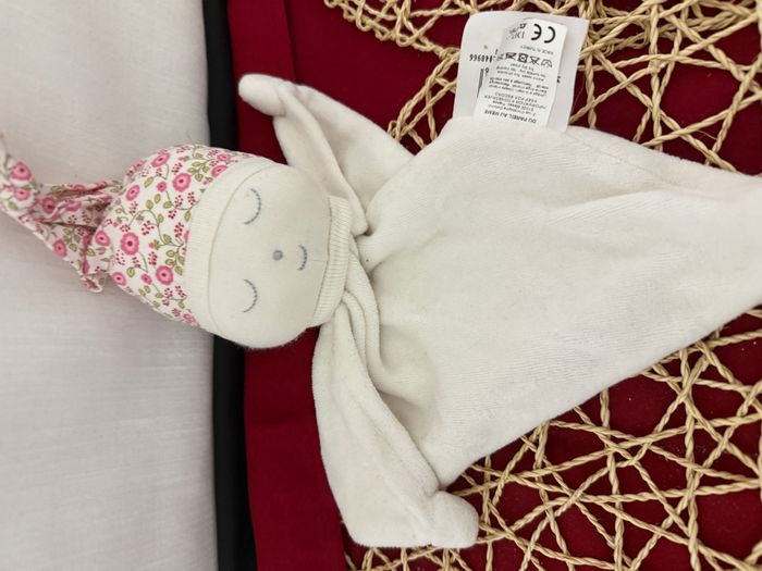 Doudou plat lutin blanc à fleurs Du pareil au même DPAM -
