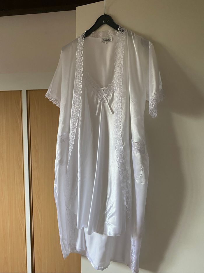 Ensemble de nuit - photo numéro 3