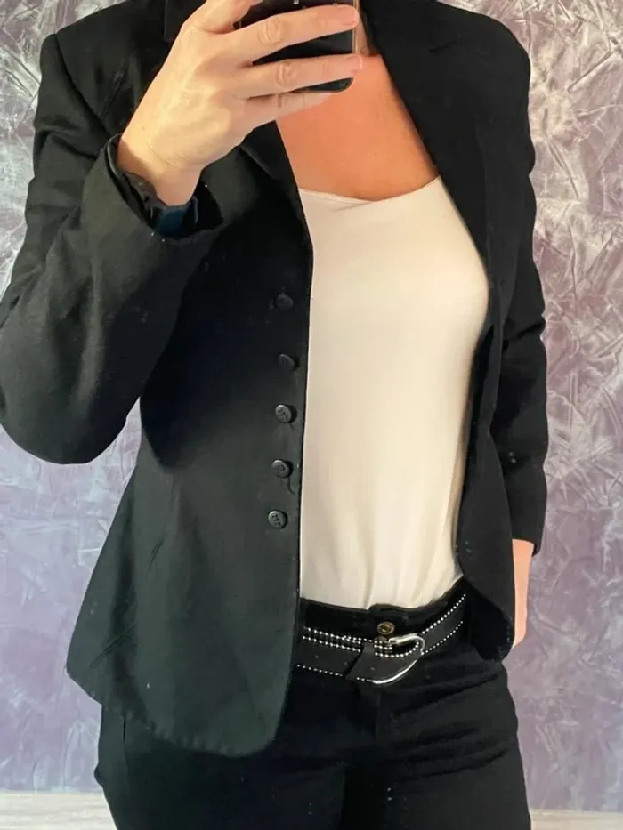 Superbe veste noire chic boutons serrés - photo numéro 2