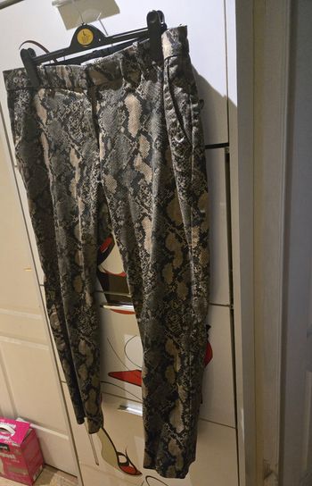 Pantalon imprimé python T.44/46 H&M