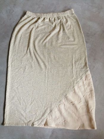 jupe beige taille élastiquée unique longueur 69 cm neuve