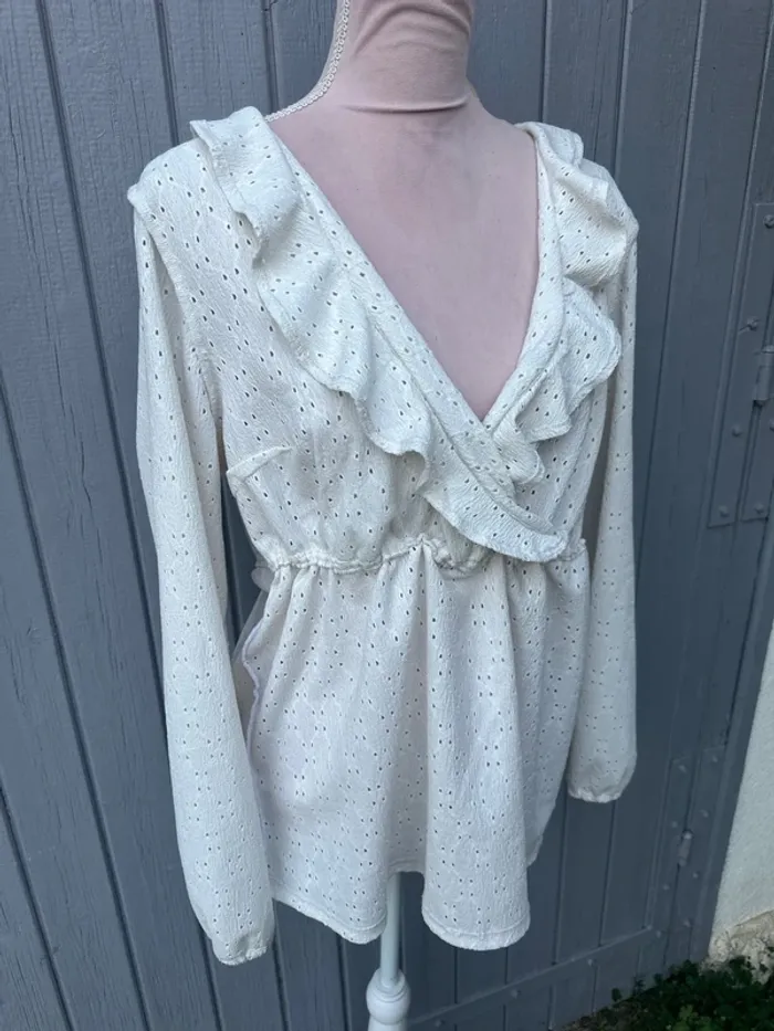 Blouse manches longues décolleté à volants 42/XL - photo numéro 2