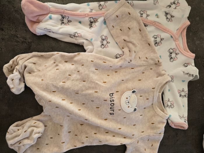 2 pyjamas
