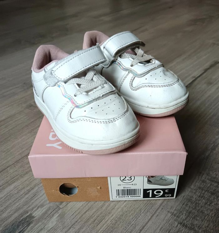 Baskets scratch taille 23 FPC