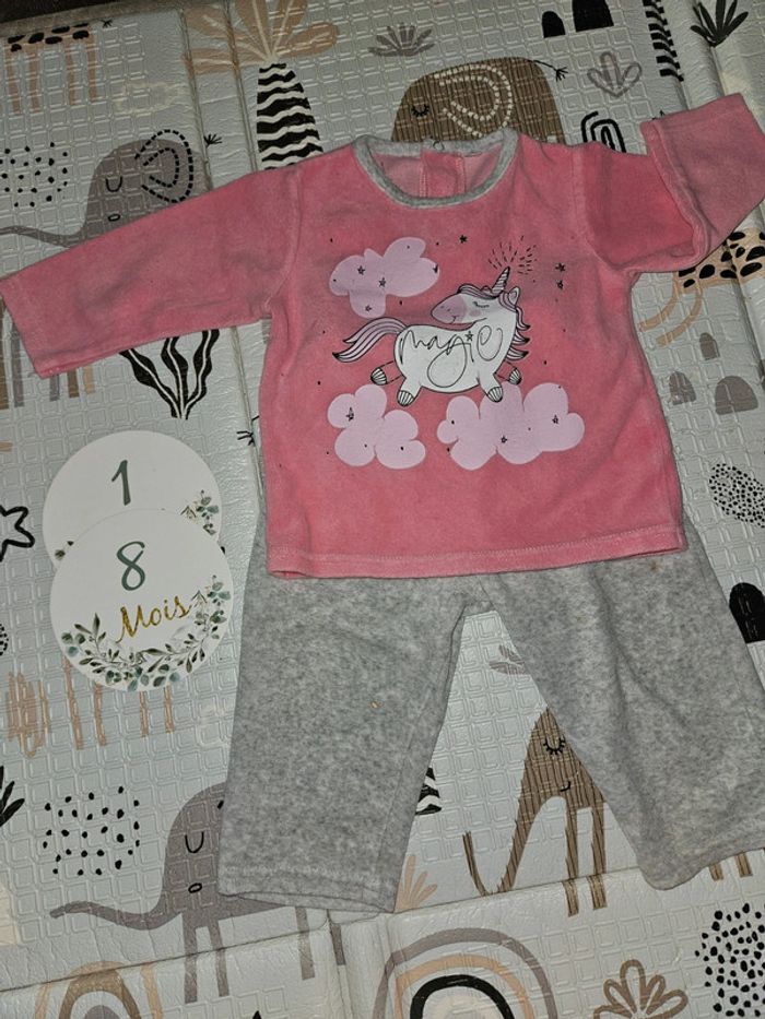 Lot 4 pyjamas 2 pièces hiver 18 mois - photo numéro 5