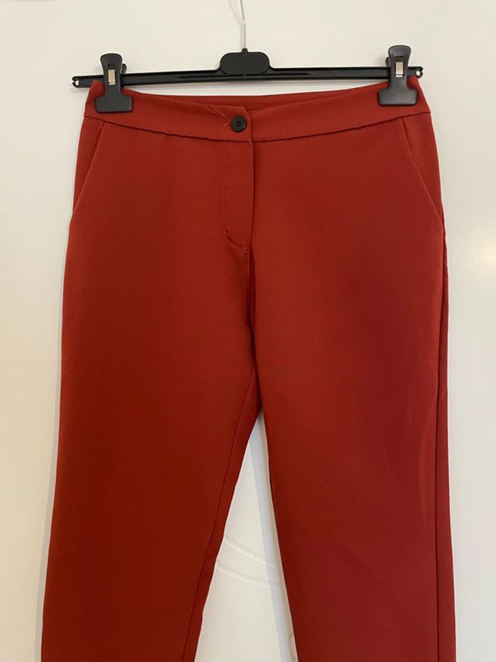 Pantalon court 7/8 style chino infroissable rouge orange rouille bas revers taille M - photo numéro 2