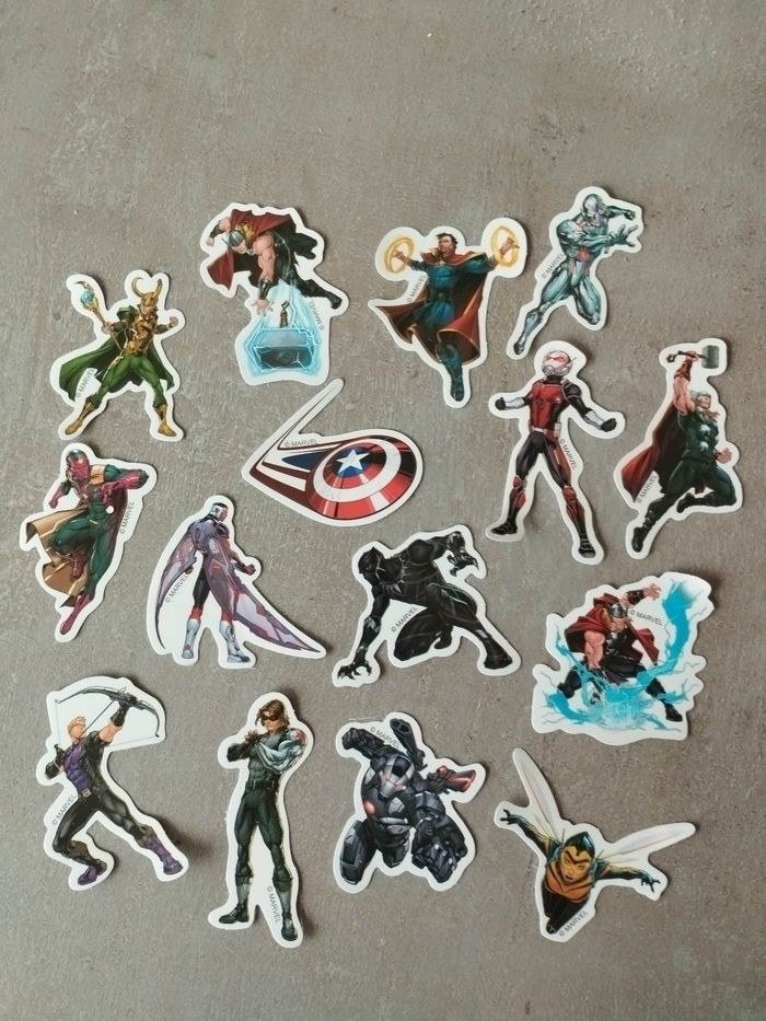 Lot  x15 stickers autocollants Marvel Avengers