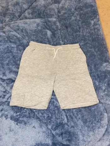 Short gris