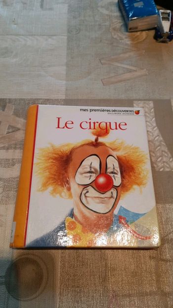 Livre sur le cirque 🎪