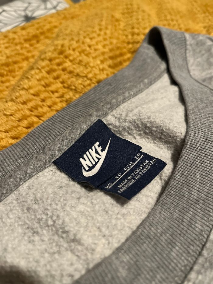 Pull Nike Gris XS - photo numéro 3