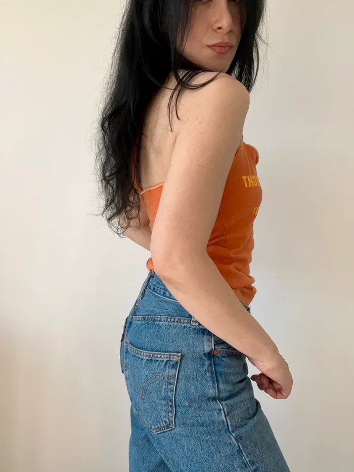 Top dos-nu années 2000 orange à détails perles taille M 🍊 - photo numéro 2