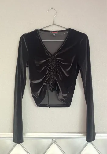 Top/haut froncé en velour noir