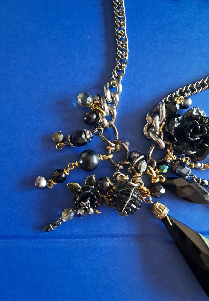 Collier court NEUF avec breloques perles et pendentif - photo numéro 5