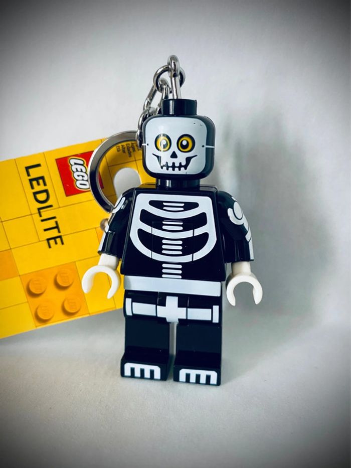 Porte-clés LEGO Squelette Lumineux - Réf. 5005668 - Neuf - photo numéro 2