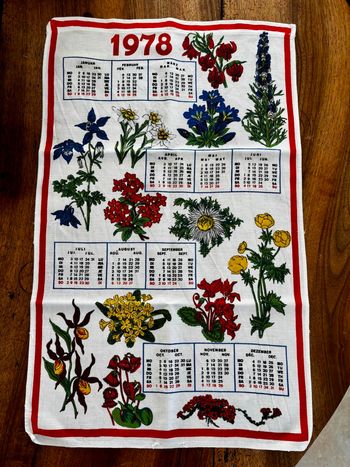 Vintage torchon calendrier 1978 fleurs