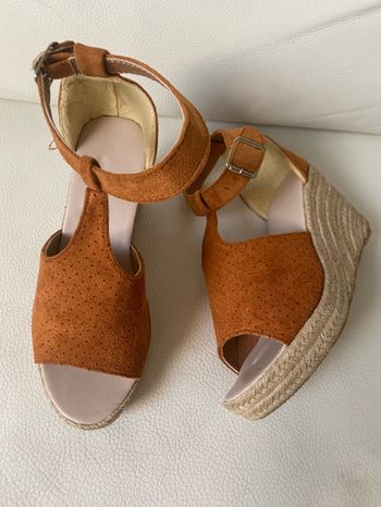 Nu pied daim moutarde talons compensés cordes 39