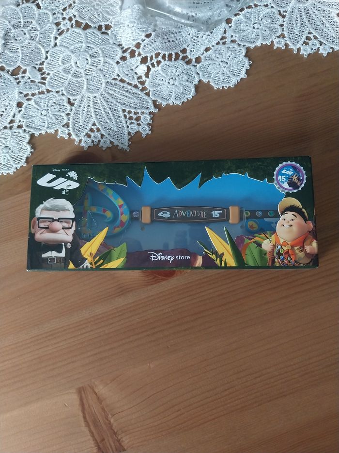 Clé Key Llave Chiave Là-Haut Up Pixar 15e anniversaire Disney- Disney Store
