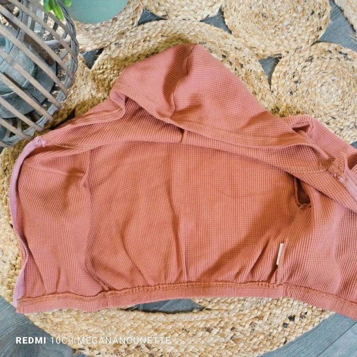 🧡 Veste gilet zippée à capuche texturée – Taille 4 ans / 104 cm - photo numéro 6