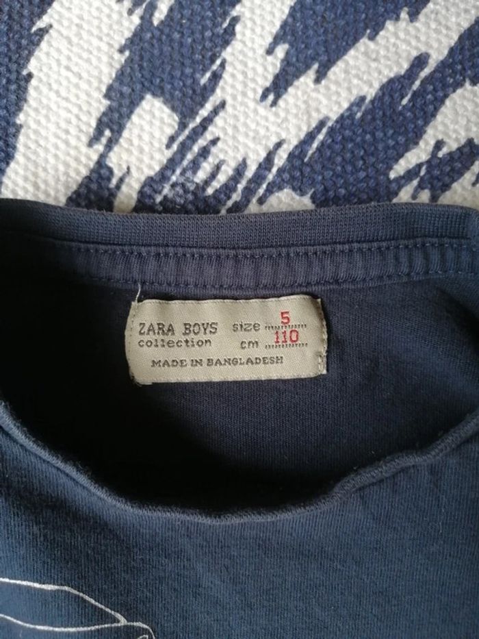 T-shirt manches longues, tête de mort, bleu marine, Zara, 5 ans 110cm - photo numéro 2