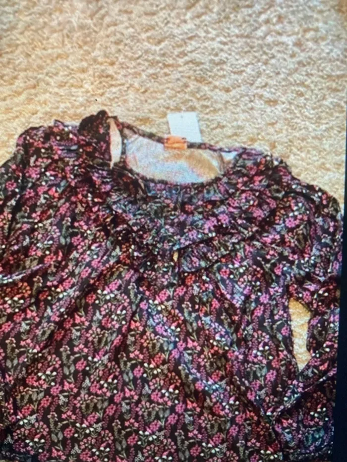 Blouse à volants fleurie