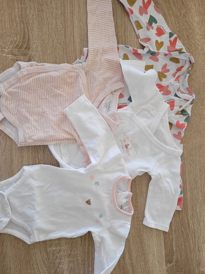 Vêtements fille 1 mois - photo numéro 9