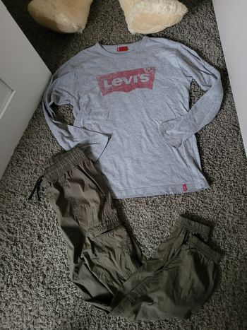 T Shirt Levis