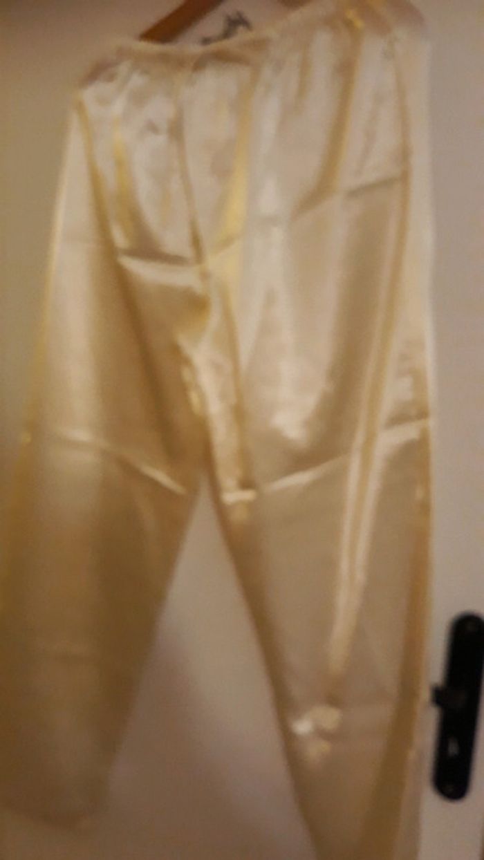 Pyjama satiné écru- T. 44 - photo numéro 2