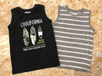 Lot tee-shirts sans manches in extenso