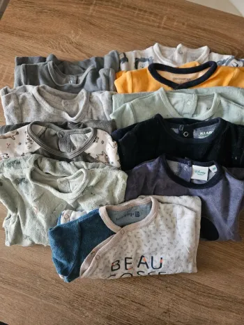 Lot de 10 pyjamas velours taille 9mois 🌸