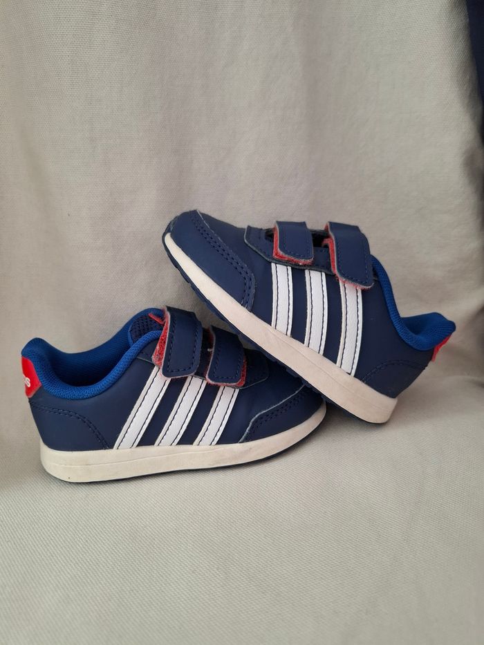 Basket adidas taille 21