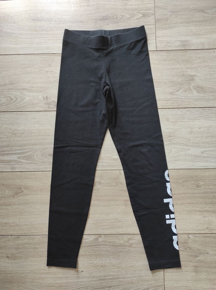 Legging de sport Adidas noir et blanc